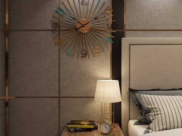 Timeless Sophistication: Nordic Creative Metal Wrought Iron Wall Clock in Brown, 50 x 50 cm