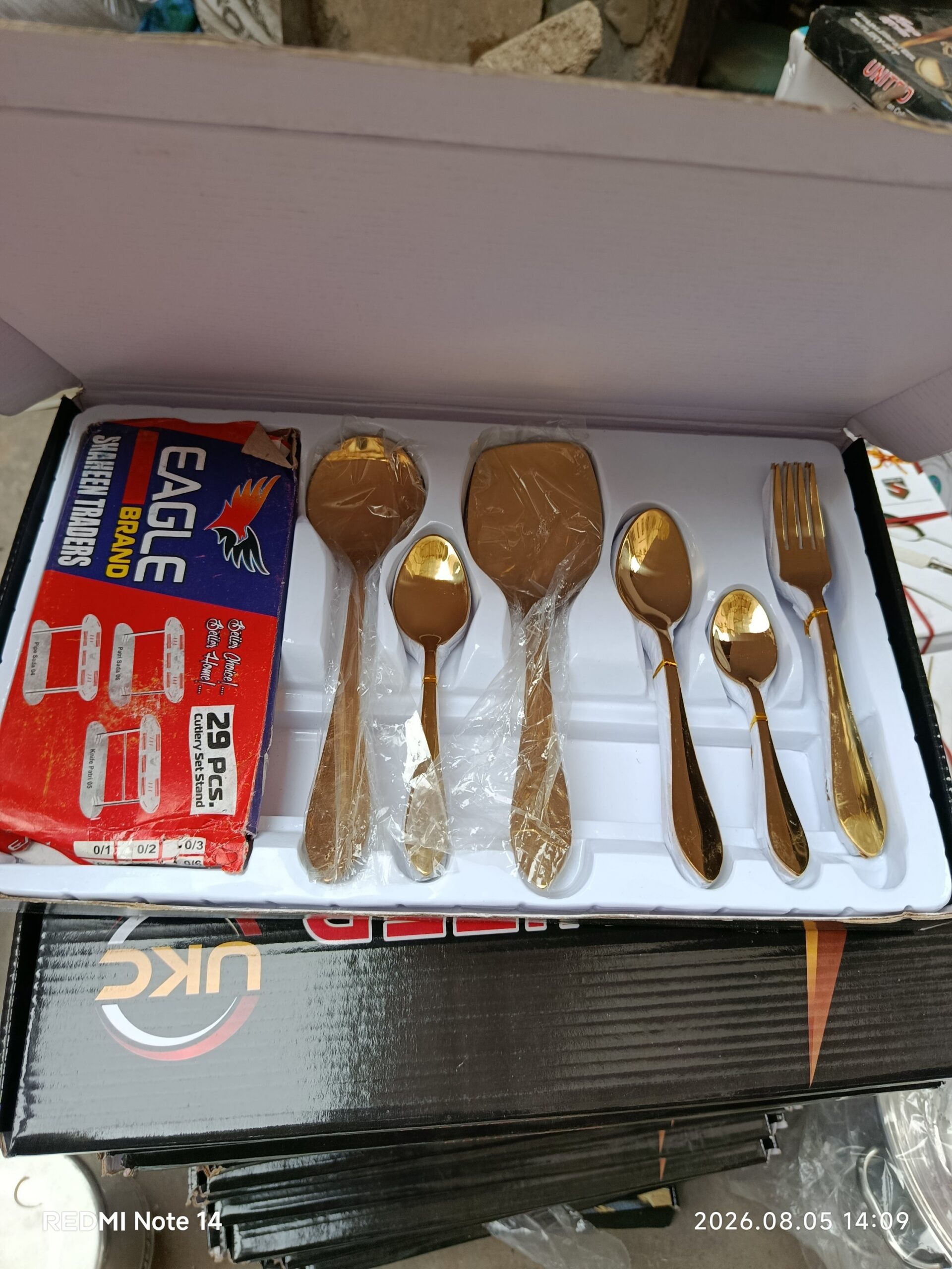 2026/08/236370-scaled.jpg Premium Quality 29pc Golden Cutlery 6 Person Serving - Image 1
