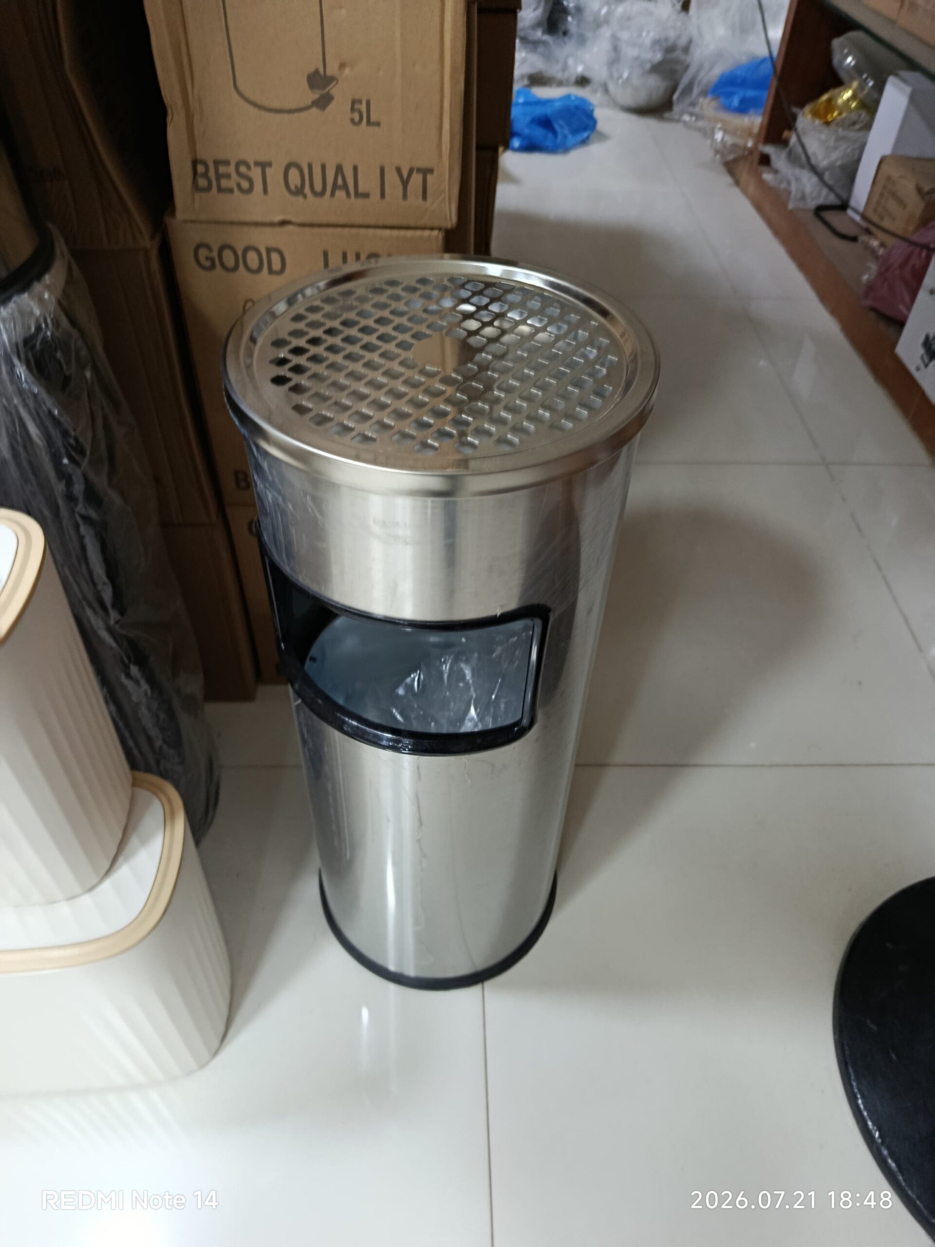 2026/08/774778-scaled.jpg Premium Quality 1Pc Stainless Steel Commertial Ashtrey Dustbin - Image 1